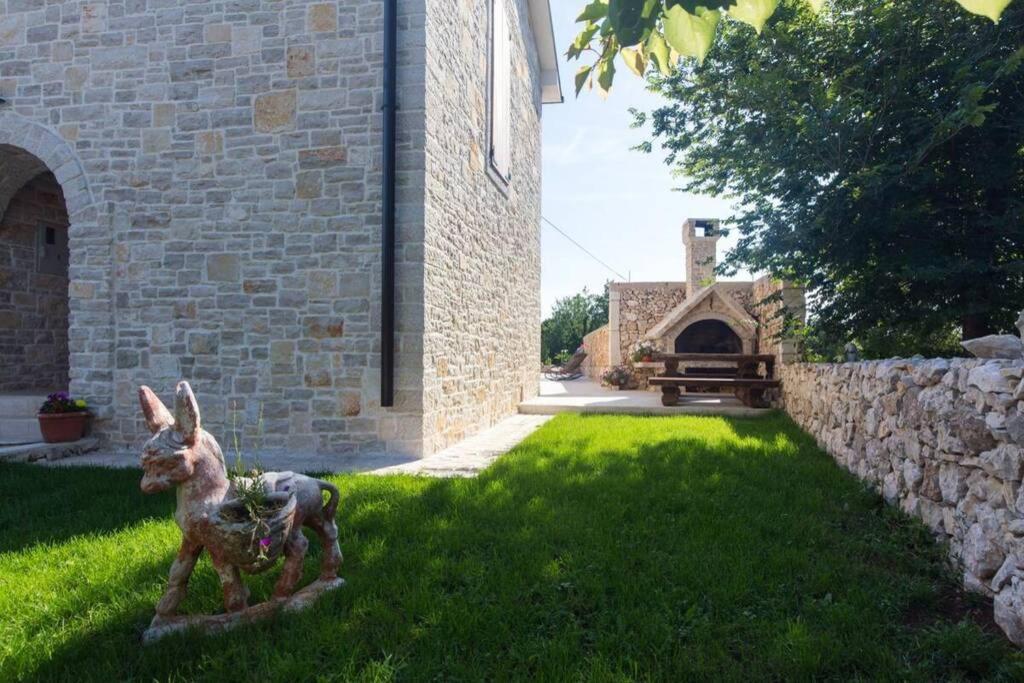 Villa Stone House Iva